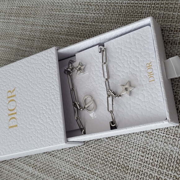 Brand New in Box DIOR phone charm silver 6x detachable charms CD & Star 🌟 - Picture 4 of 4